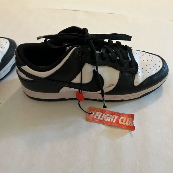 Black and white Nike low dunks from flight club - Picture 1 of 12